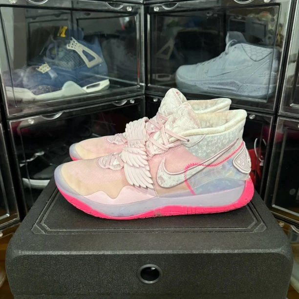 壹 44码 Nike kd12 乳腺癌 95新 无原盒 无瑕疵 磨损很小