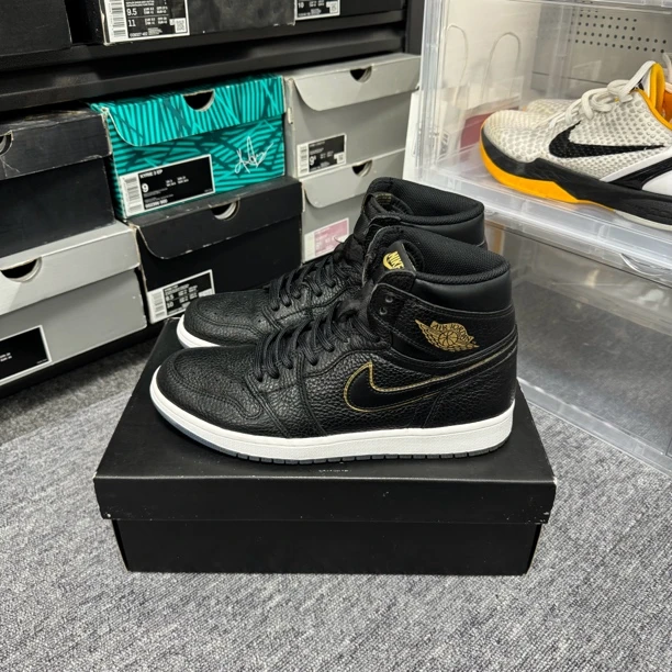 壹 43码 jordan aj1 黑巅峰 95新 无原盒 无瑕疵 磨损不大
