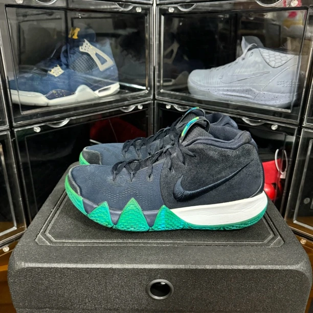 42.5码 Nike Kyrie 黑曜石 95新 无原盒 鞋帮小修复 磨损不大