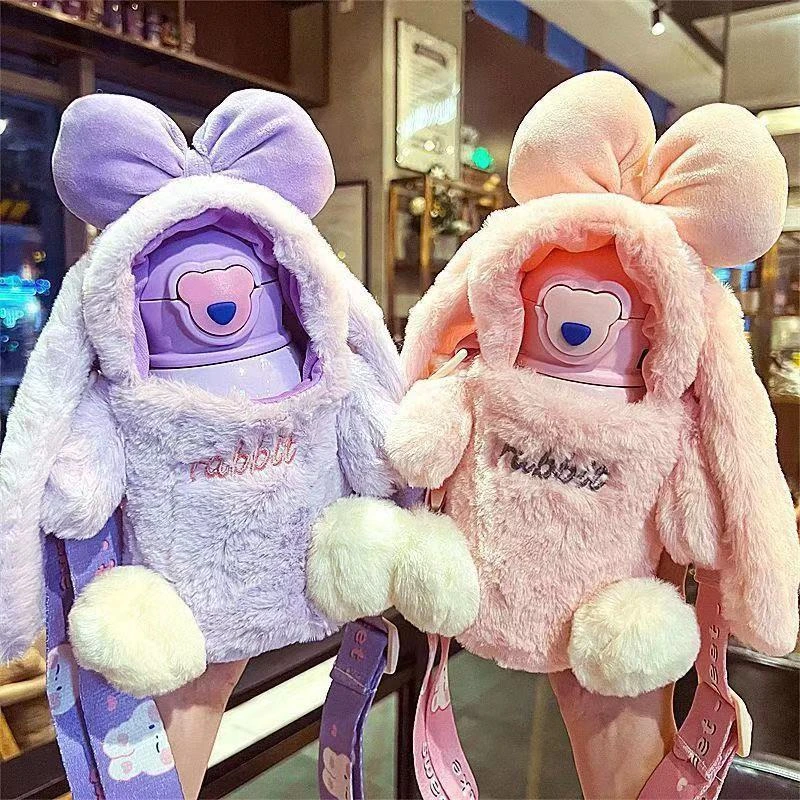 新疆包邮可爱兔子316不锈钢吸管保温杯儿童毛绒杯子水杯斜跨水壶