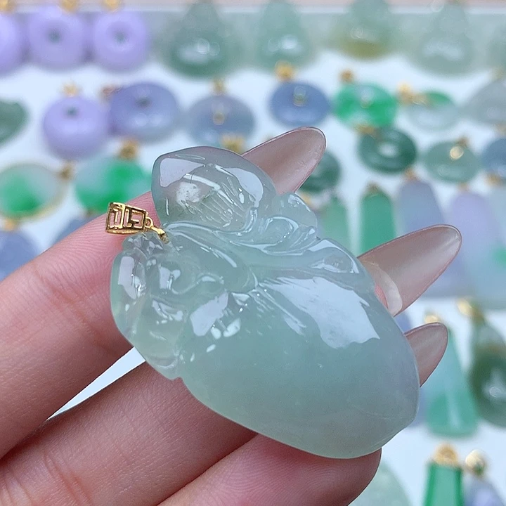 翡翠颈饰18K金镶嵌桃子