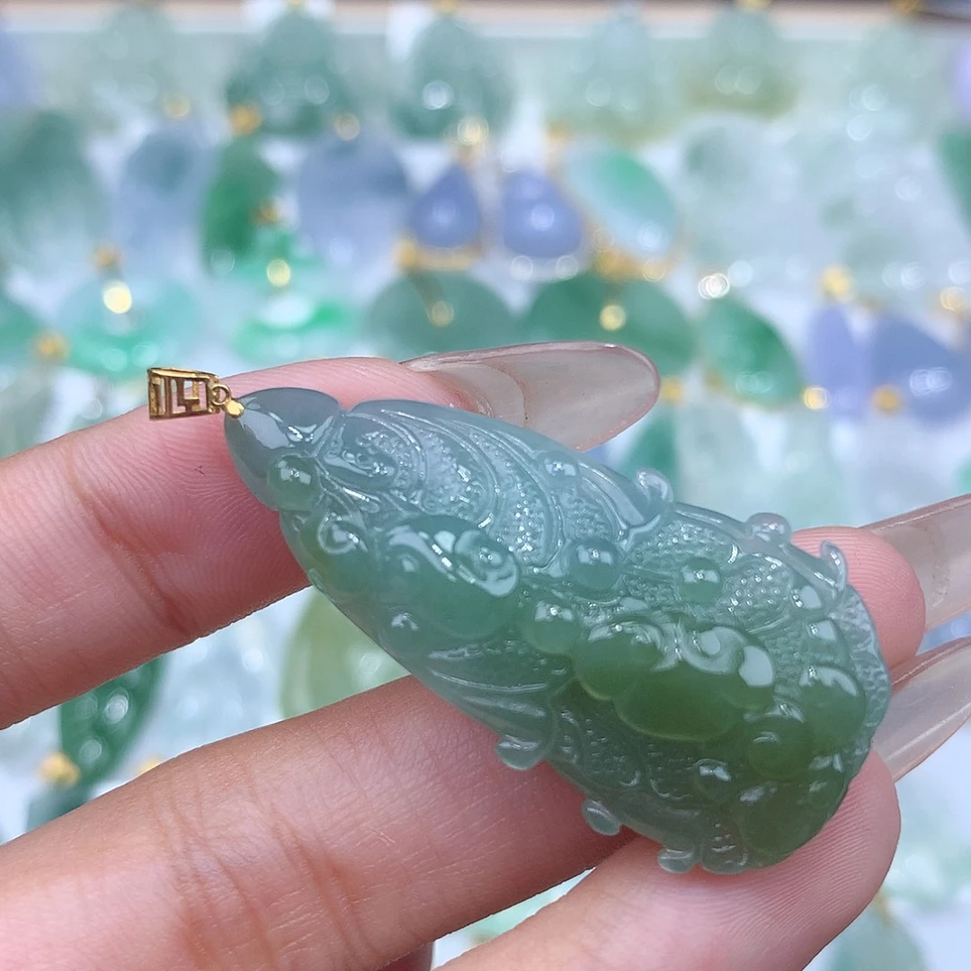 翡翠颈饰18K金镶嵌白菜