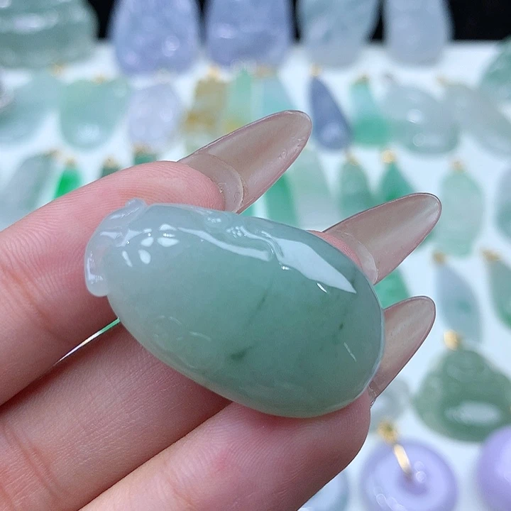 翡翠颈饰未镶嵌福瓜