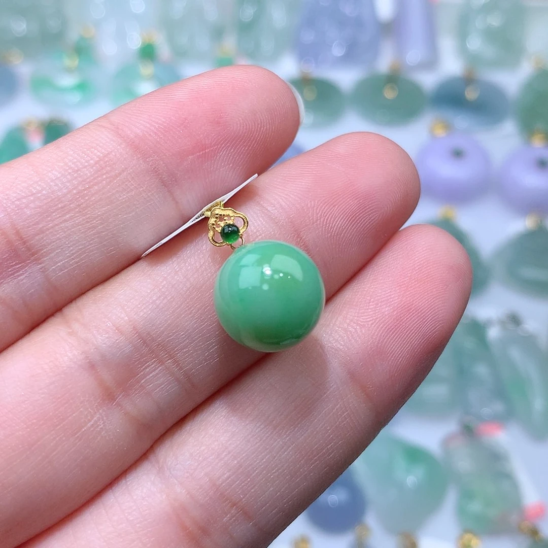 翡翠颈饰18K金镶嵌珠卡11