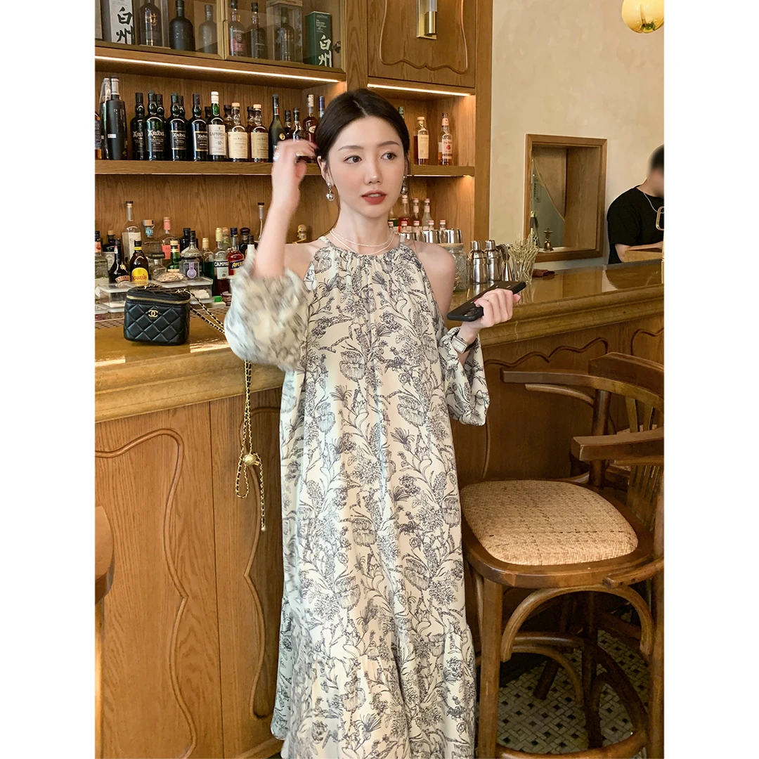 xxoossoo温柔出逃优雅气质碎花连衣裙印花露肩飘逸吊带高级感裙子