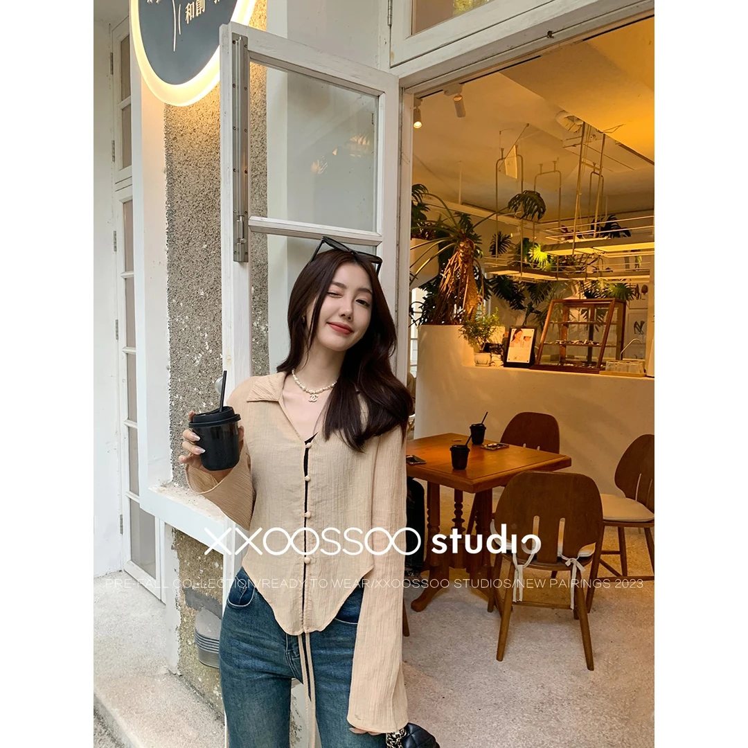 xxoossoo英茶小调三角衣摆剪裁喇叭袖糯糯米衬衫香风显瘦上衣