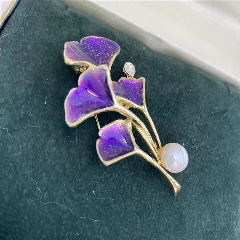 天然珍珠梦幻紫银杏叶胸针轻奢高档紫色胸花配饰领口防走光别针
