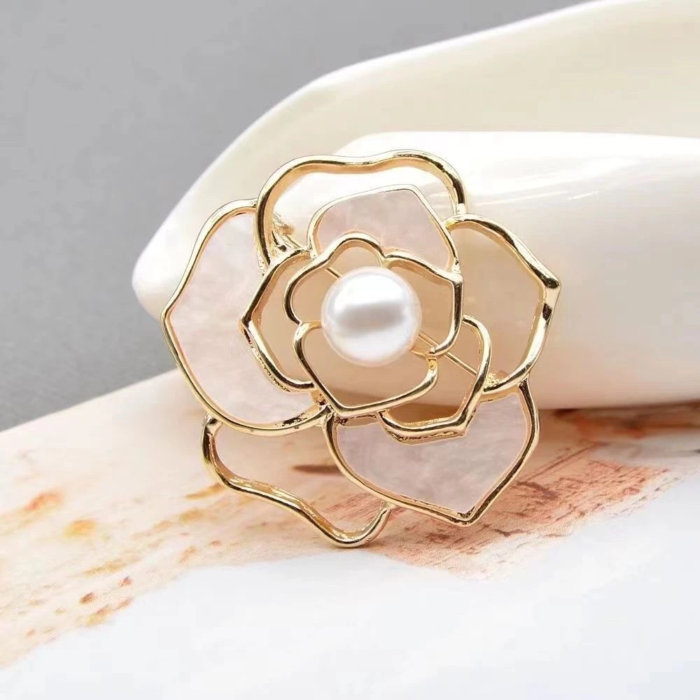 天然珍珠山茶花胸针简约气质胸花时尚百搭优雅毛衣衬衫防走光别针