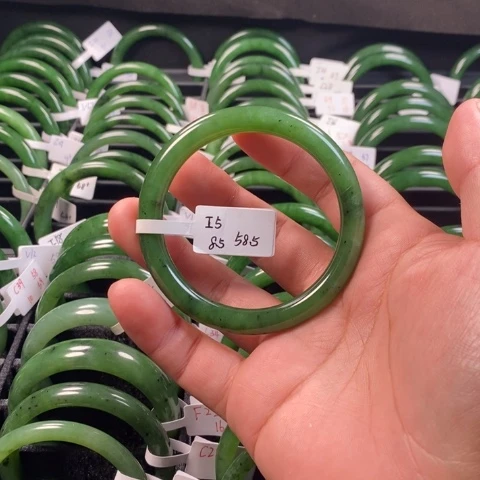 和田玉（碧玉）手镯未镶嵌