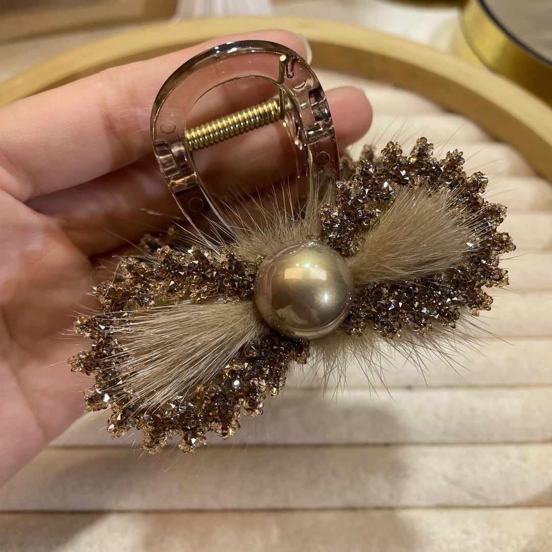 恒赞 非金属羽毛发饰 秋冬韩版水钻蝴蝶结球球发夹半披发抓夹5592