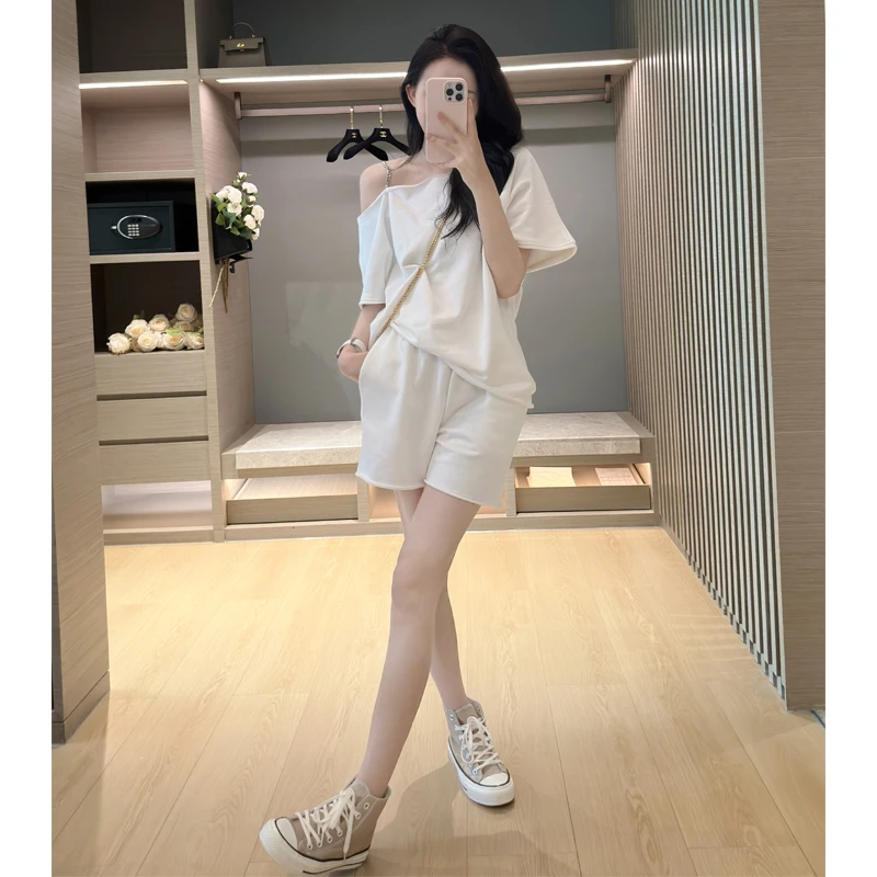 白色性感慵懒露肩短袖套装女夏季休闲网红洋气时尚薄款宽松短裤潮