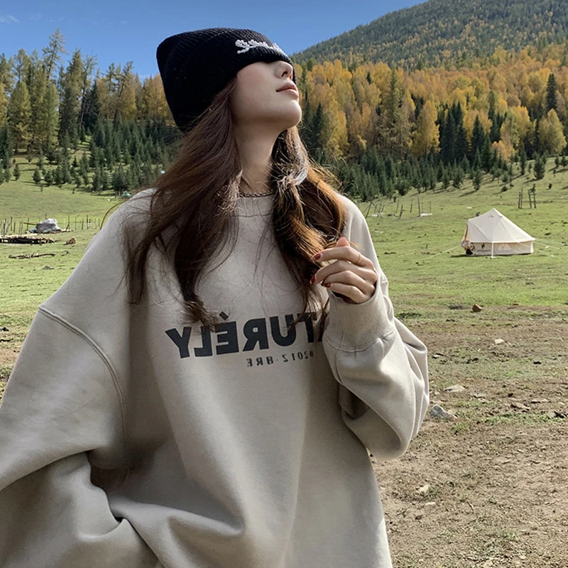爆款杏色加绒卫衣女新款慵懒风字母印花圆领宽松百搭别致上衣潮牌