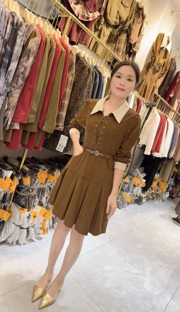 丹妮丝收腰显瘦减龄洋气连衣裙