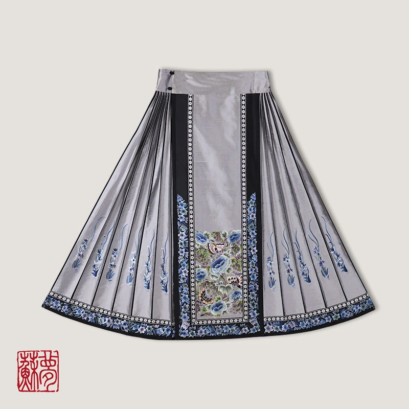 蘇夢【锦瑟】香云纱重工银灰色手绣马面裙中式百搭0107499
