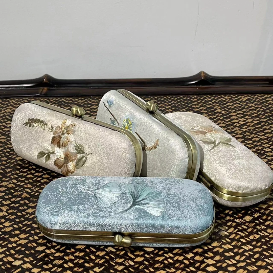 {苏梦}手工刺绣中国风眼镜盒复古文艺手纳盒便携墨镜盒0504241