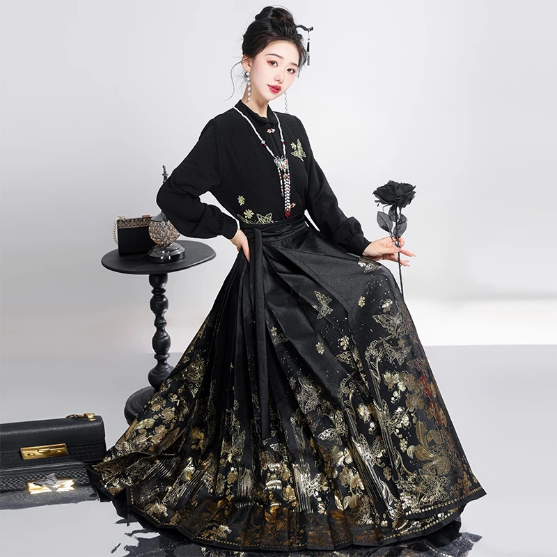 （化蝶）采莲归原创汉服日常曹县马面裙齐腰织金重工妆花半身裙明制