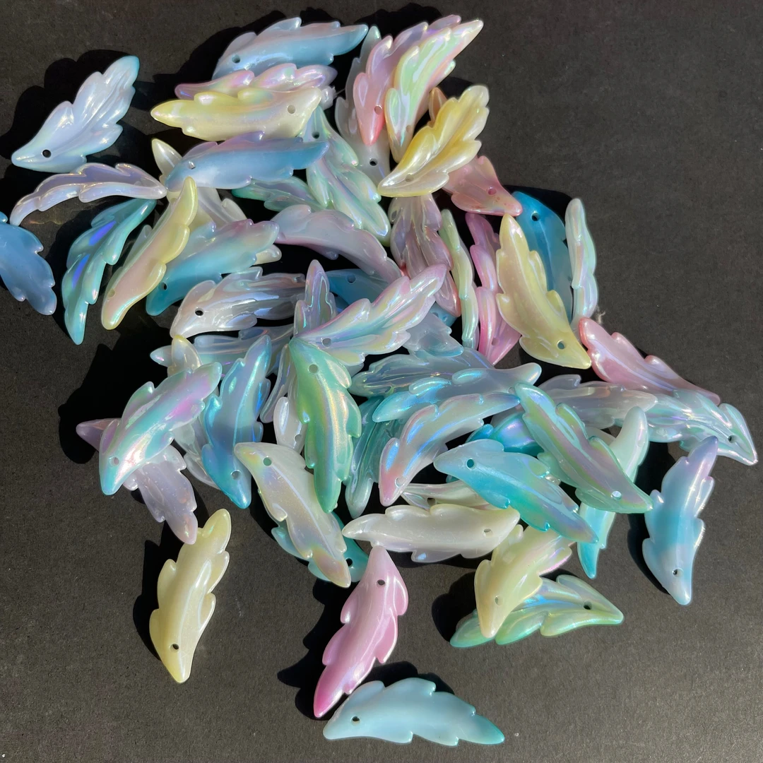 炫彩透色羽毛散珠diy手机链车挂串珠配件亚克力异形叶子手工材料