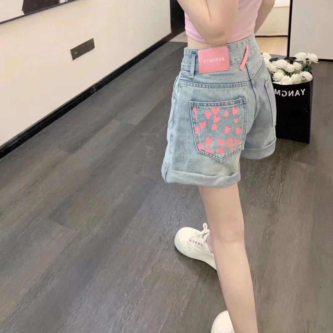2025夏季新款美式复古甜酷辣高腰显瘦印花撞色爱心皮标牛仔短裤女