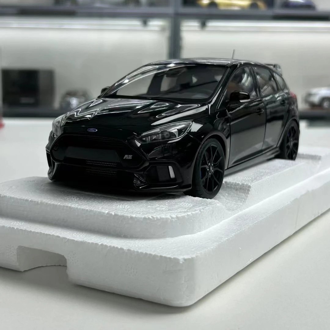 特惠 AA奥拓 AUTOart 1:18 福特福克斯 Focus RS 黑白灰 车模
