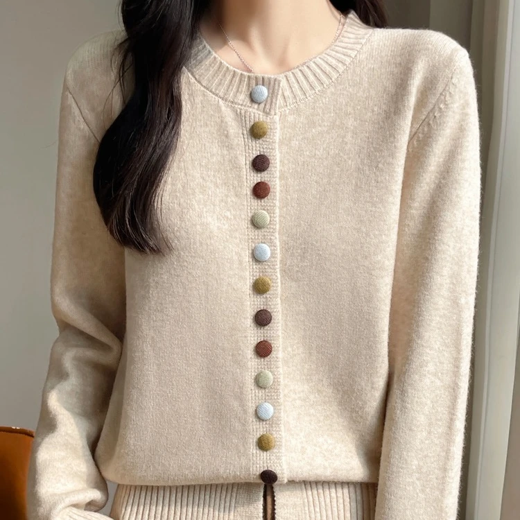 高颜值彩色纽扣针织开衫女亲肤质感圆领毛衣外套春秋叠穿长袖打底