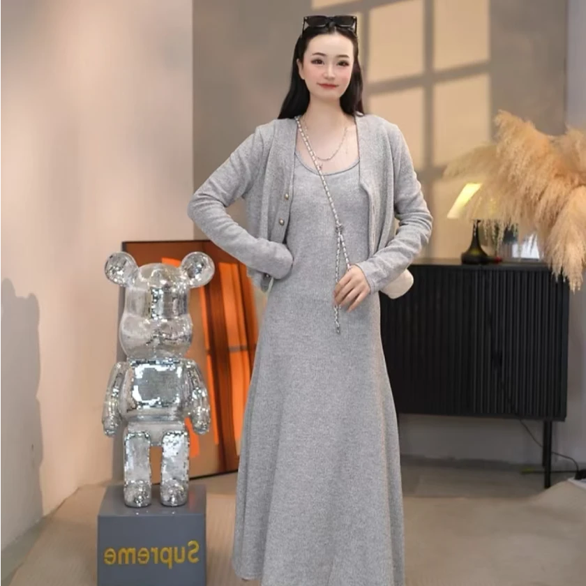 年年--松弛感早秋套装女气质开衫外套+吊带裙修身显瘦两件套45088