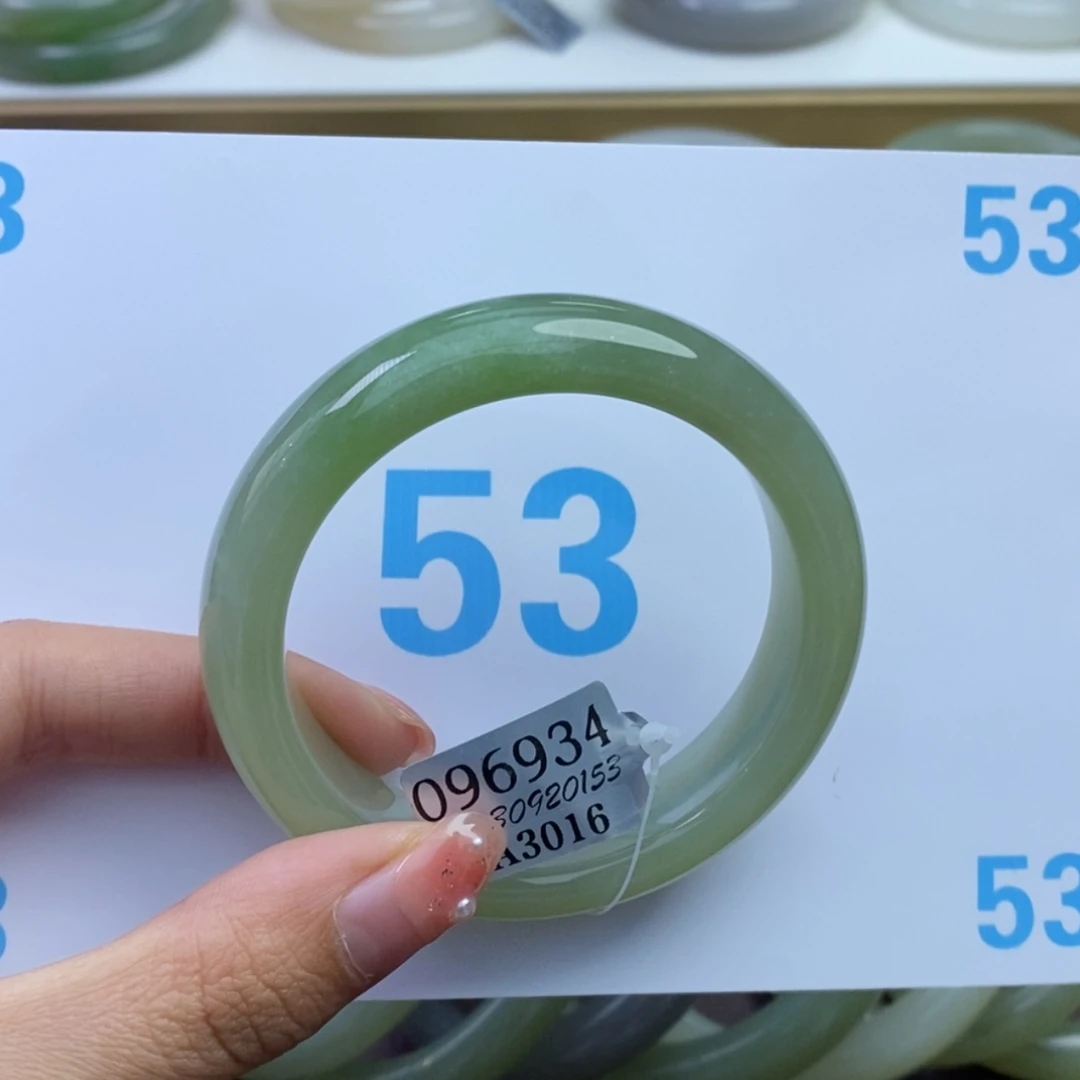 【闪购商品】和田玉手镯未镶嵌