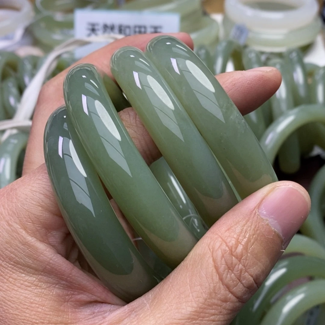 【闪购商品】和田玉手镯未镶嵌多样性发货，拍一发一。