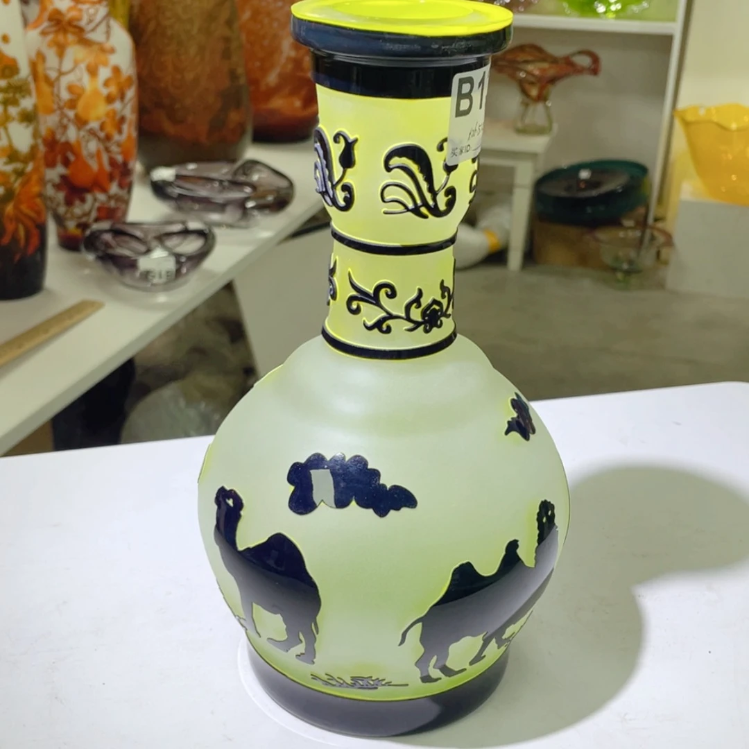 【闪购商品】手工艺术花瓶 高26。