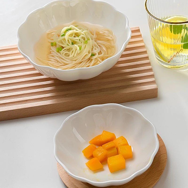 创意骨瓷日式花瓣碗高级感面碗大汤碗蘸料碗法式甜品碗陶瓷沙拉碗