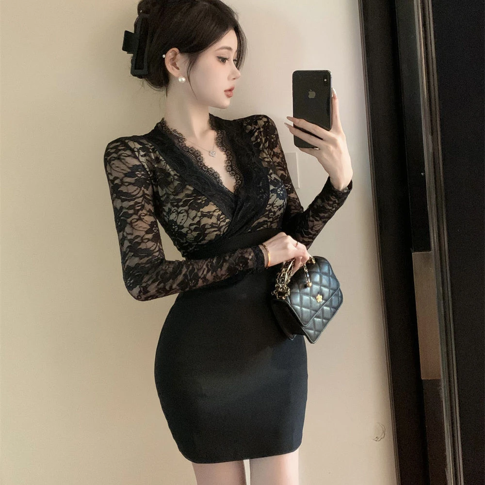 秋冬新款v领透视蕾丝长袖拼接高腰优雅气质收腰显瘦包臀裙连衣裙