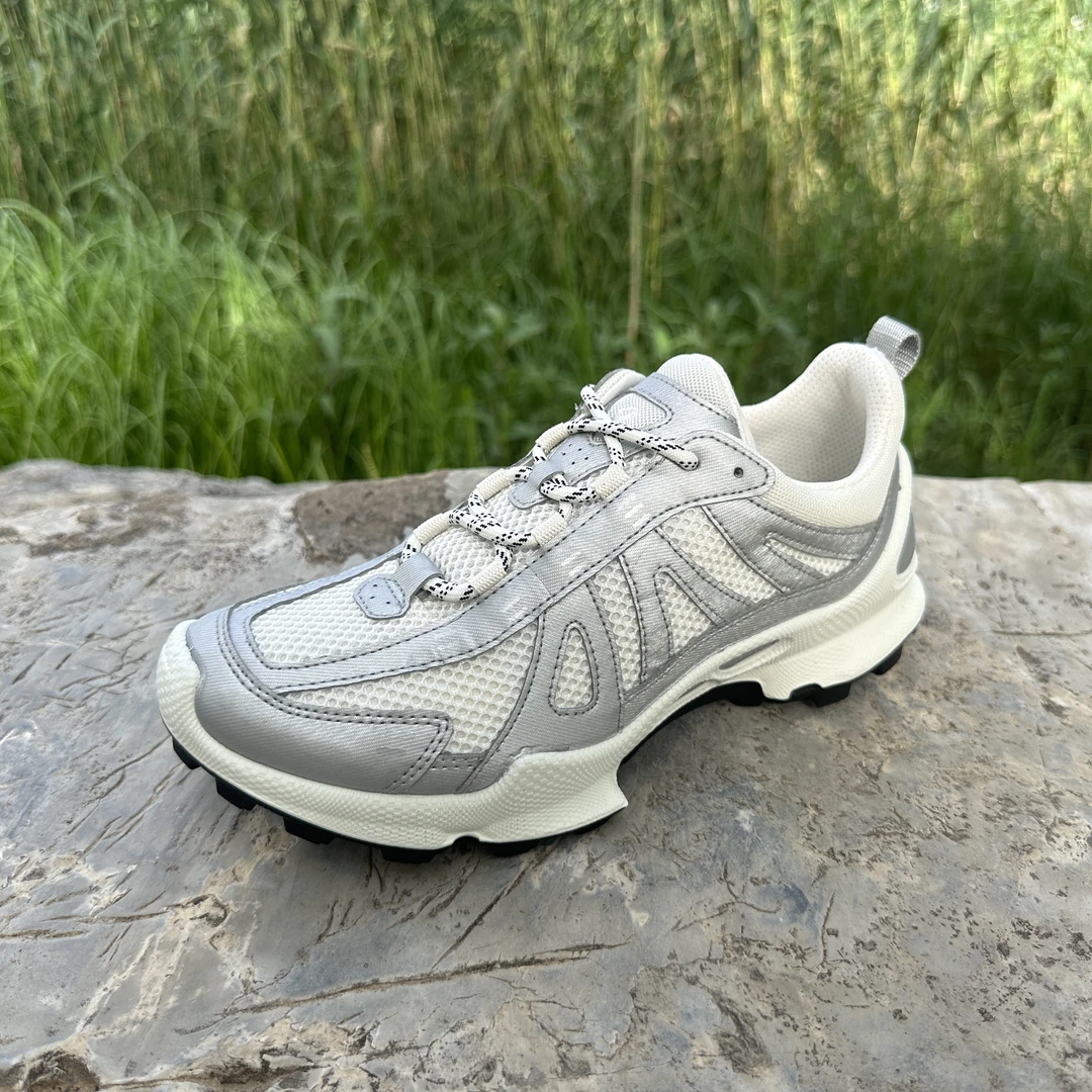 Ecco爱步24新款户外鞋网面透气跑鞋运动鞋女健步户外训练鞋803223