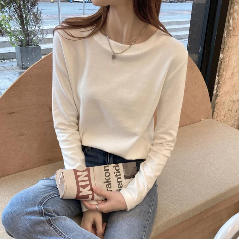 白色圆领长袖t恤女士秋季新款百搭宽松款上衣内搭韩版打底衫洋气