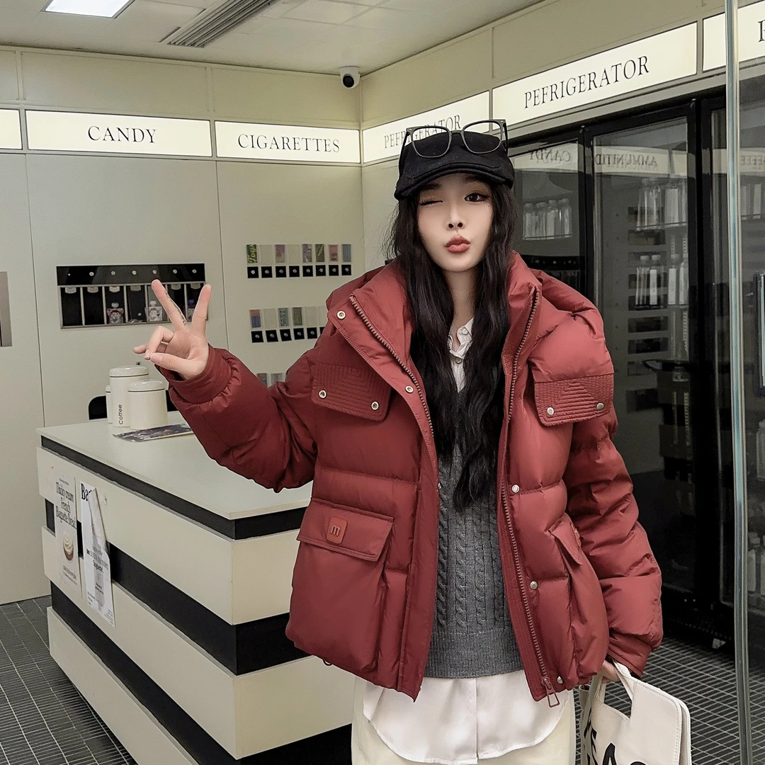 M皮扣2024新款羽绒服女短款连帽加厚宽松休闲小个子白鸭绒外套