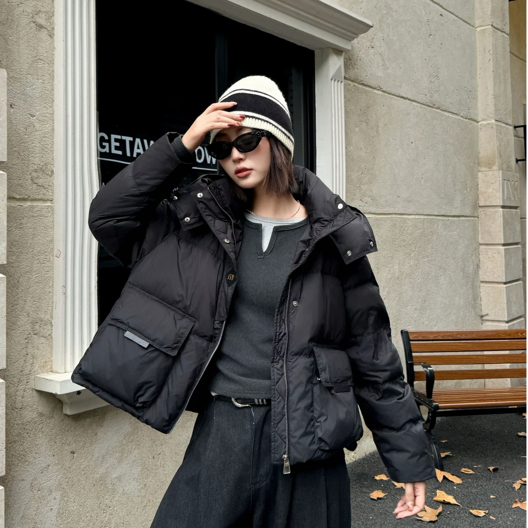 2024年流行短款羽绒服女2024冬季新款保暖面包服鸭绒厚外套