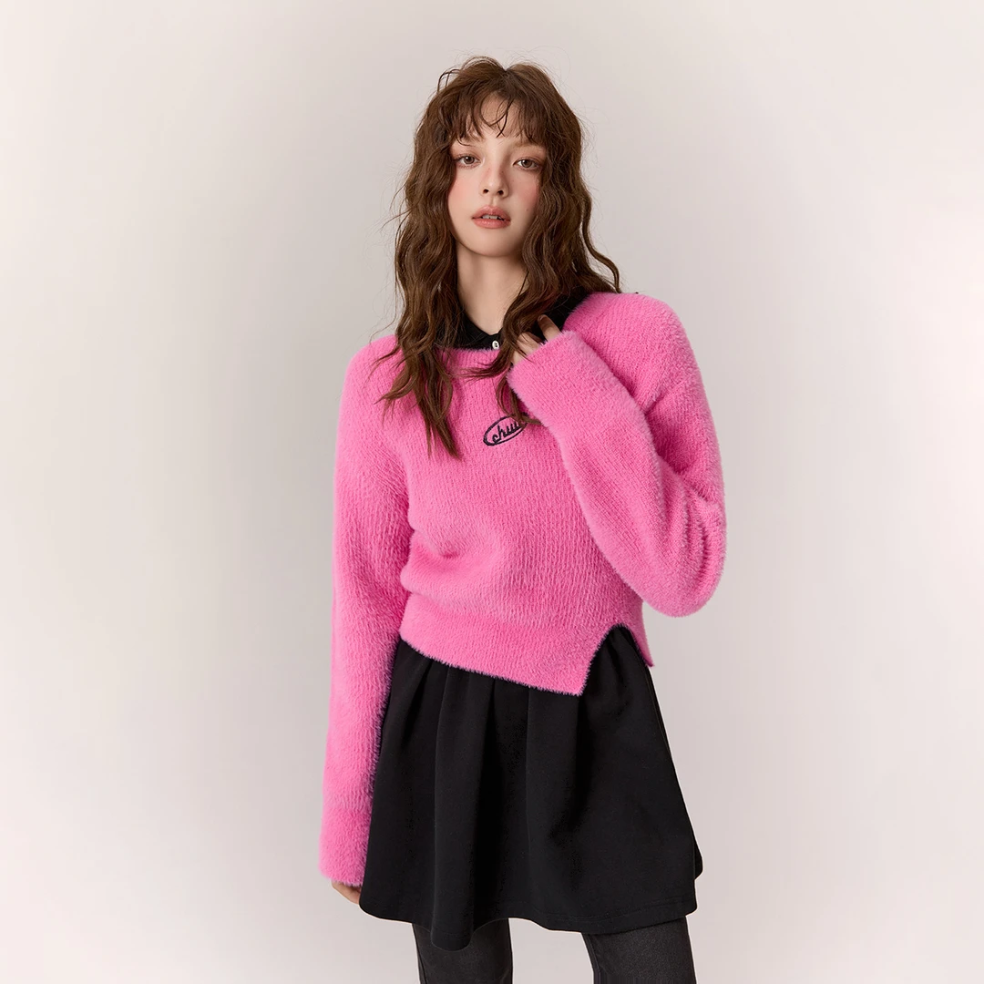 CHUU字母刺绣毛绒开叉套头宽松甜辣风穿搭软糯高级感显瘦针织衫