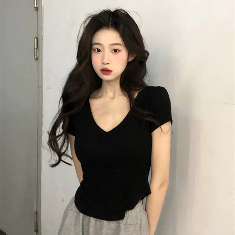 黑色v领莫代尔短袖t恤女夏冰丝薄款修身鸡心领下摆弧形不规则上衣