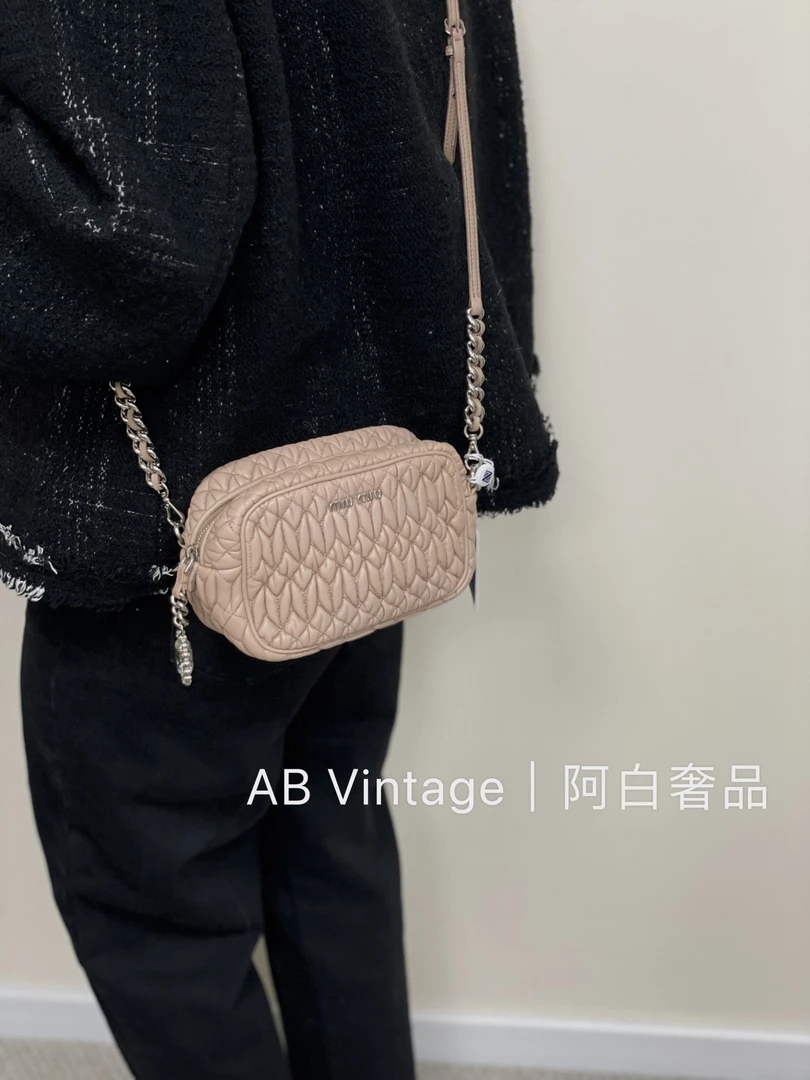 95新 MIU MIU/缪缪 阿白奢品/缪缪 奶茶色相机包