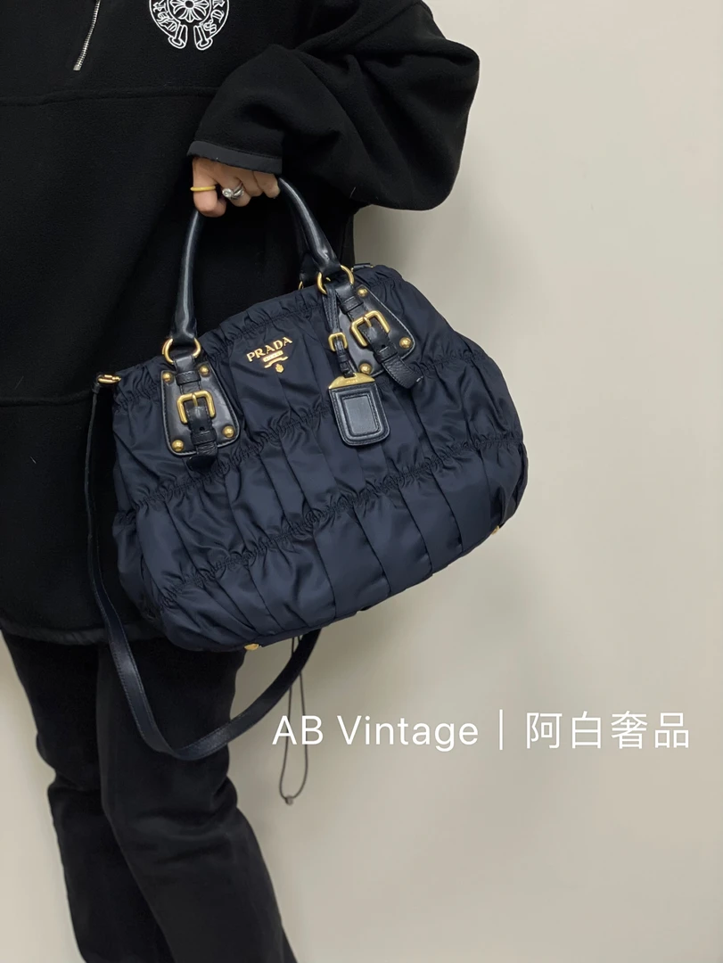 95新 Prada/普拉达 阿白奢品/Prada 深蓝色降落伞单肩包