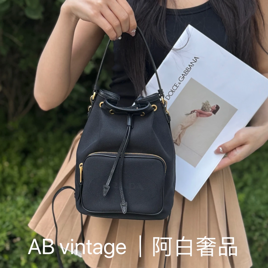 95新 Prada/普拉达 阿白奢品/Prada 花园系列 帆布水桶包