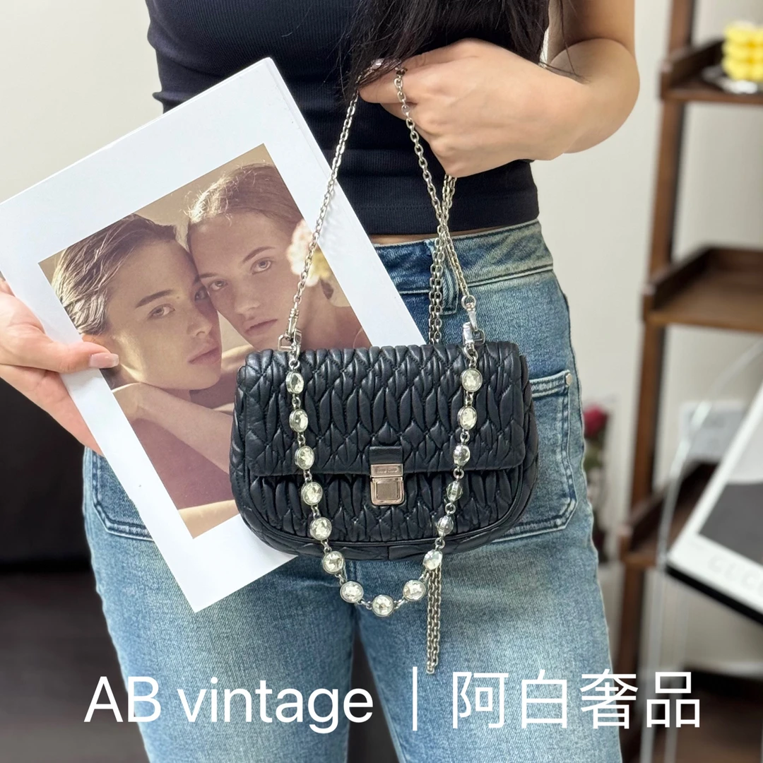 95新 MIU MIU/缪缪 阿白奢品/缪缪 黑色元宝包