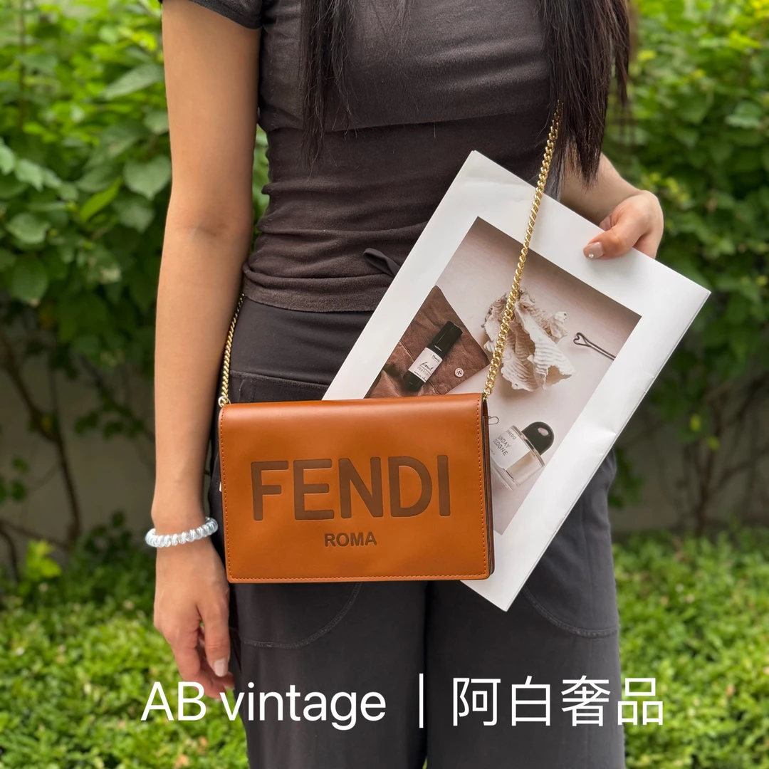 95新 FENDI/芬迪 阿白奢品/芬迪 焦糖色单肩包
