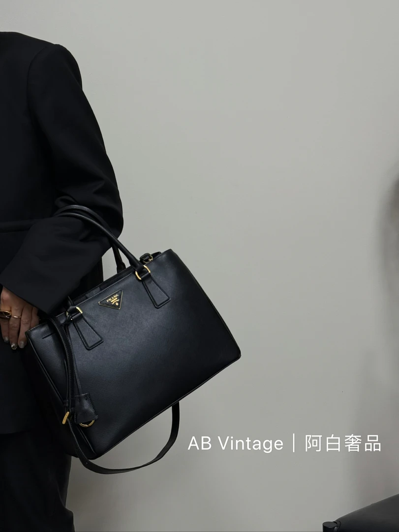 95新 Prada/普拉达 阿白奢品/Prada 黑金单肩包