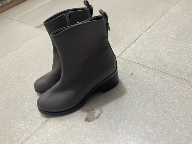 2024年冬季短款女鞋