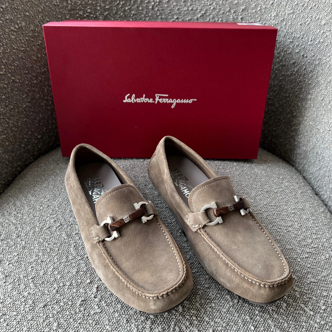 全新未使用 FERRAGAMO/菲拉格慕 男士经典绒面牛皮豆豆鞋100029