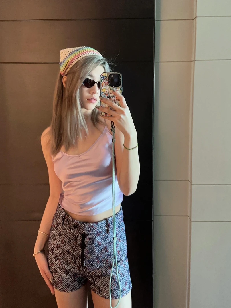 全新未使用 LouisVuitton/路易威登 女士图案满印拉链休闲短裤