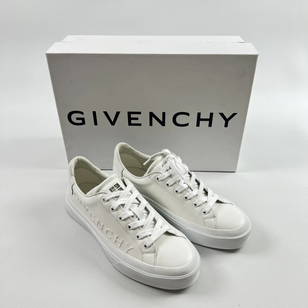 全新未使用 Givenchy/纪梵希 白色真皮浮雕字母Logo板鞋101630