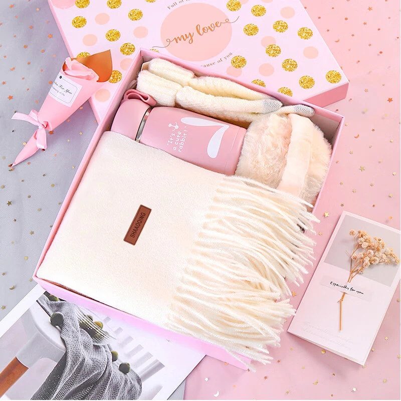 缔晶生日入冬四件套送女朋友围巾礼盒保暖披肩围脖手套耳罩套装