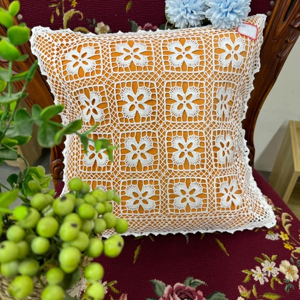 G309  手工细线钩针蝴蝶花 靠垫套 白色棉质40cm（不含芯）一对氧化