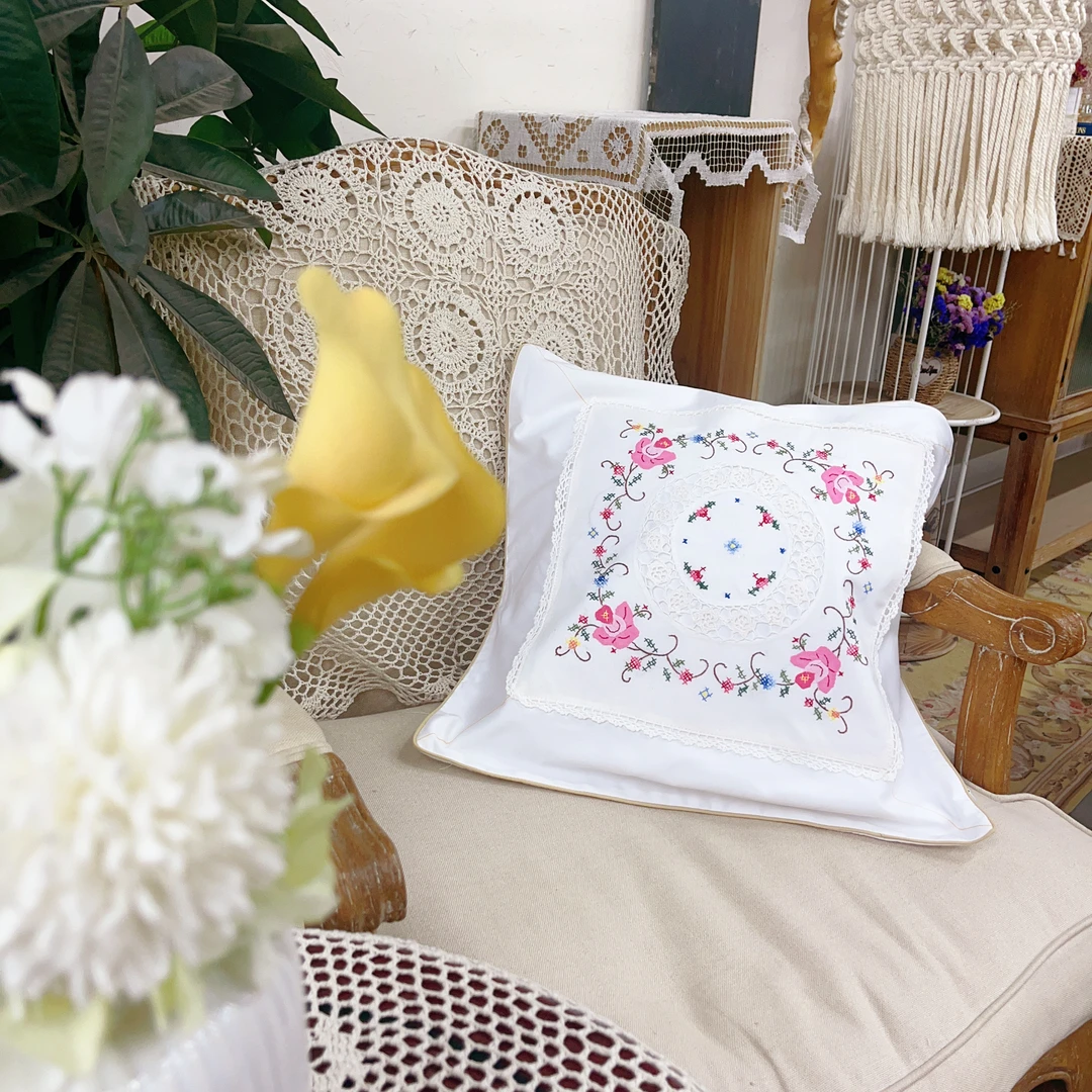 DZ003 十字绣贴布花靠垫套50cm白色棉质(不含芯)