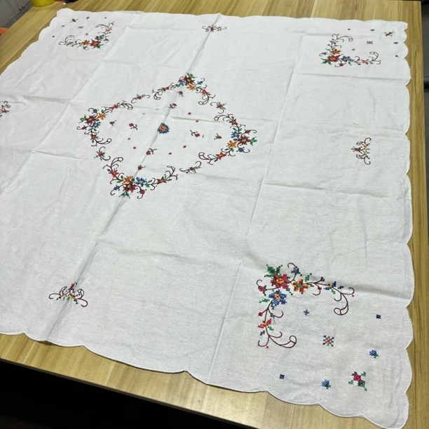 C206 十字绣（9105）白色方桌布1.1m